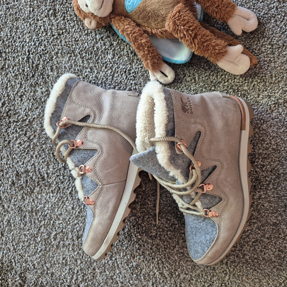 Sorel Beige and Blue Fur-Lined Boots
